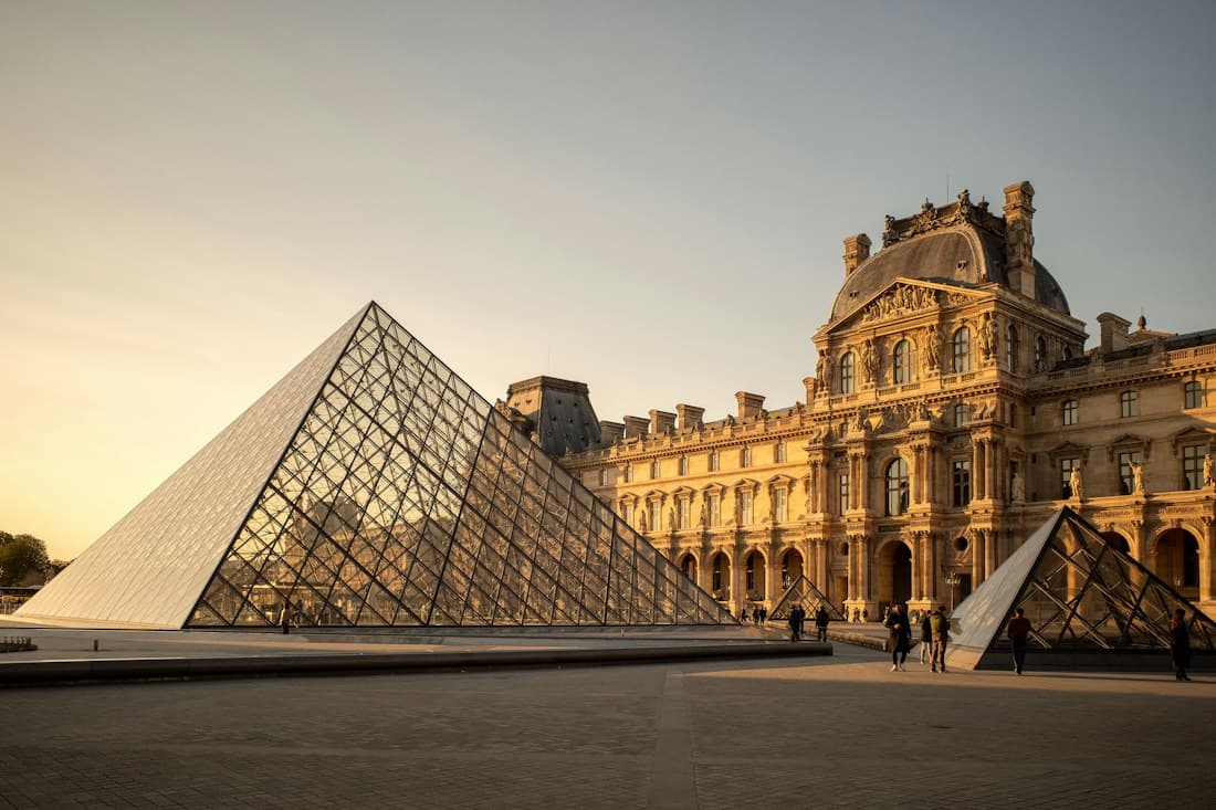 Les pyramides du Louvre